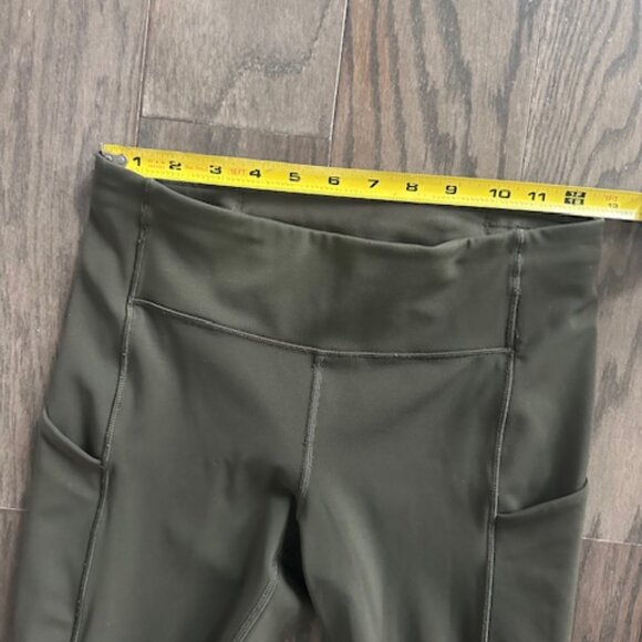 Lululemon Dark Olive green Leggings With side Pockets and Small Hole - Picture 12 of 16